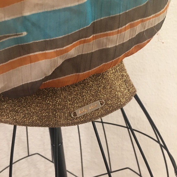 Top - Picture 2 of 3